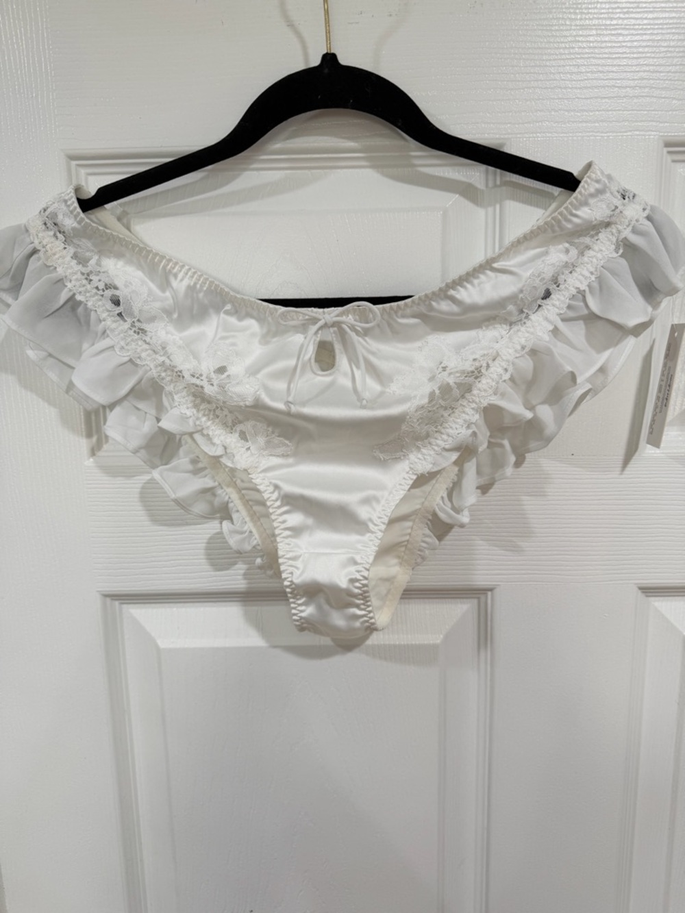 For Love And Lemons NWT Butterfly Lace Ruffle Bralette and Panty Set Size XL - Picture 6 of 9